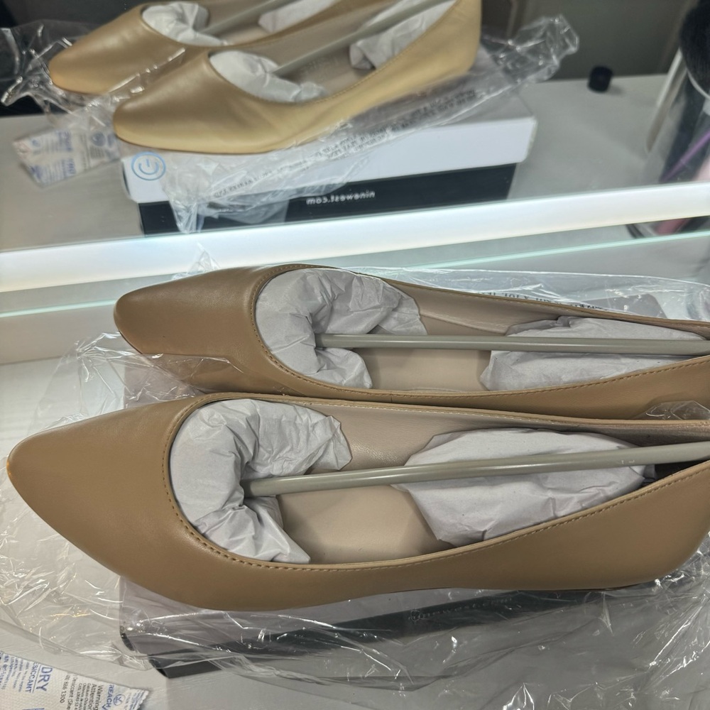 Nine west speakup almond toe flat khaki